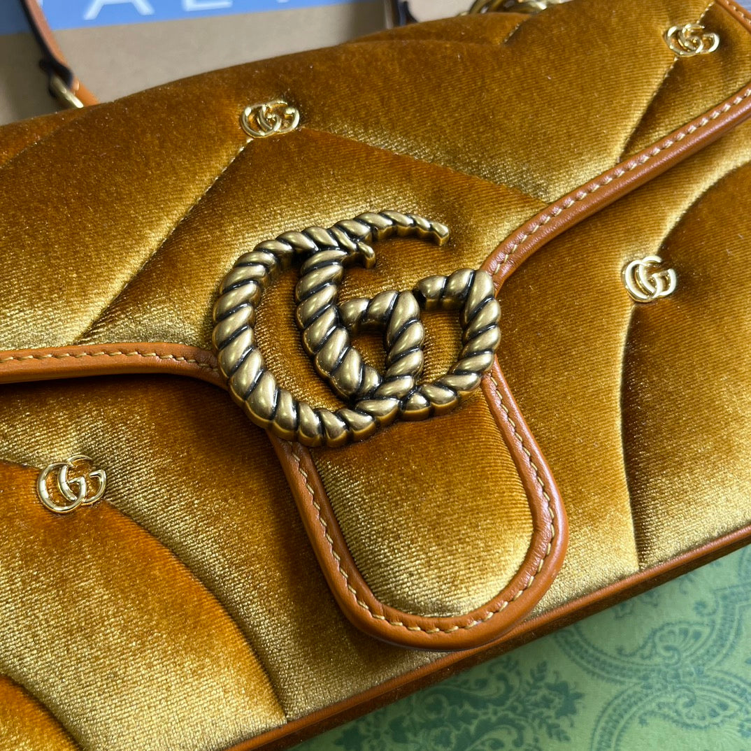 GUCCI MARMONT MEDIUM 26 BAG IN GOLDEN VELVET