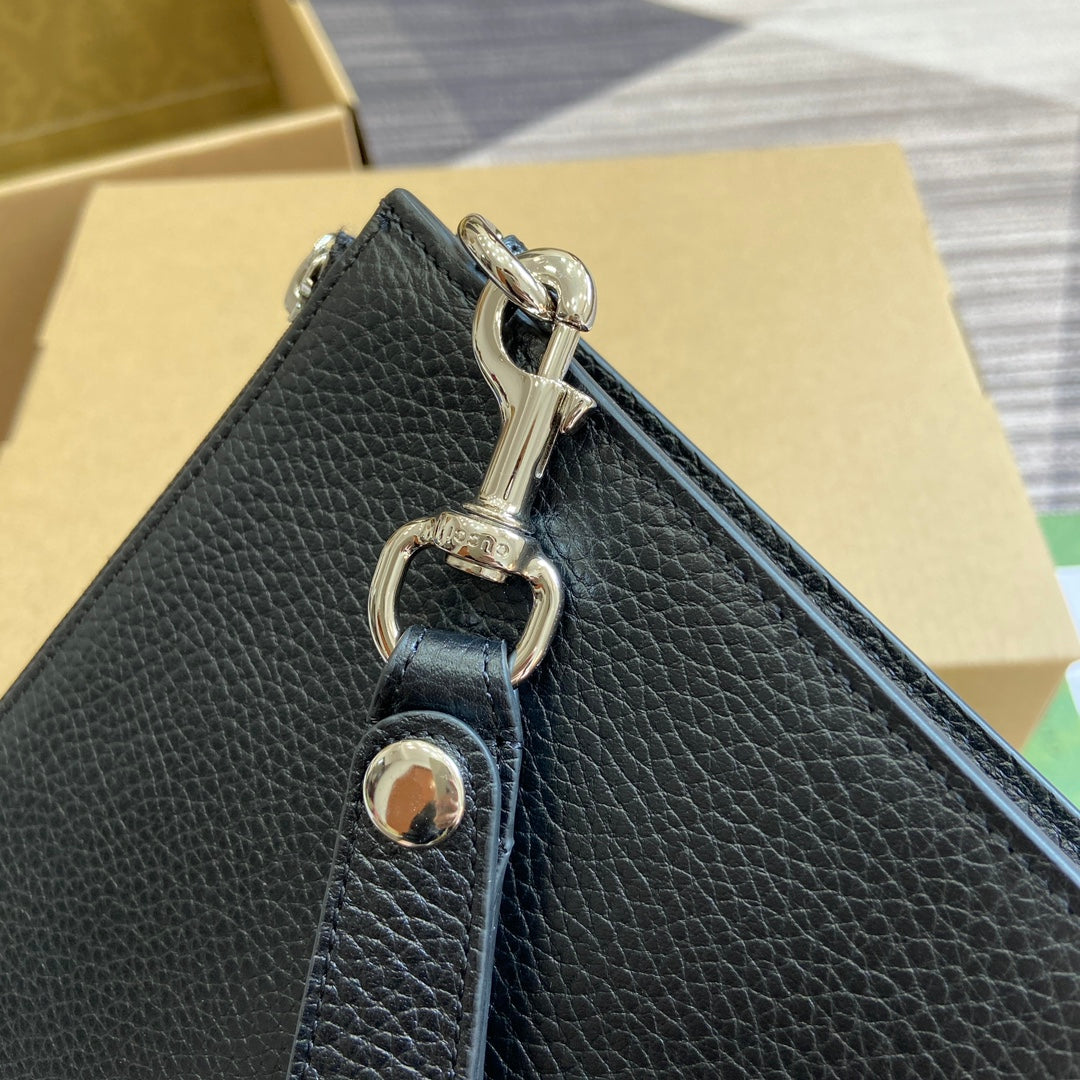 GUCCI POUCH 28 WITH  LOGO BLACK CALFSKIN