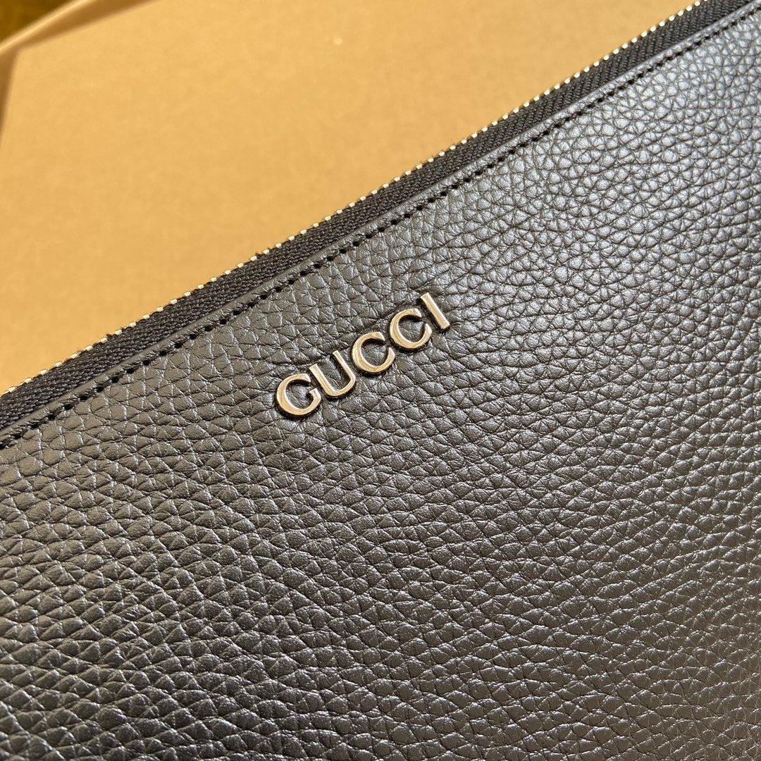 GUCCI POUCH 28 WITH  LOGO BLACK CALFSKIN