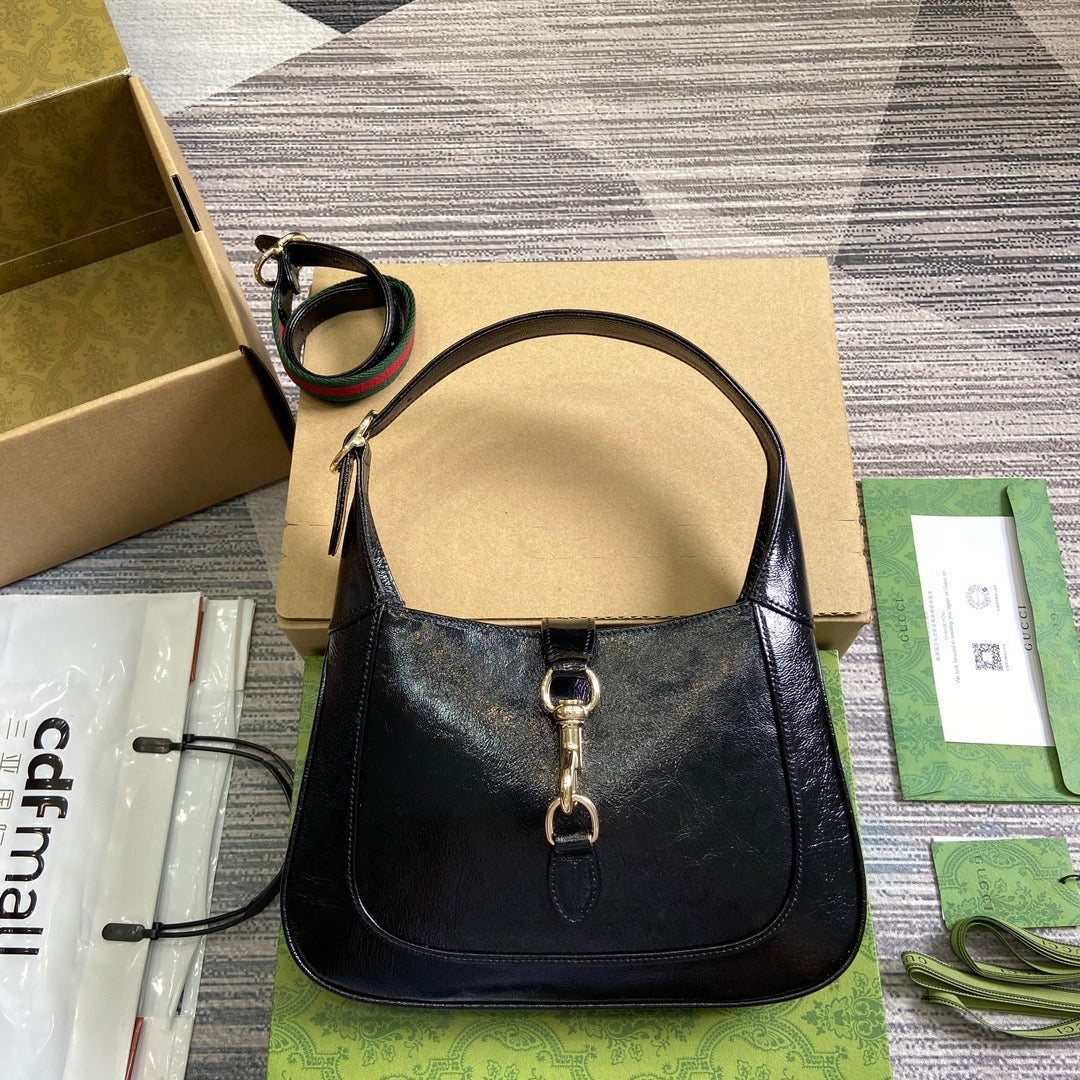 GUCCI JACKIE SMALL SHOULDER BAG 27 IN BLACK CRACKED LACQUER CALFSKIN GOLD HARDWARE
