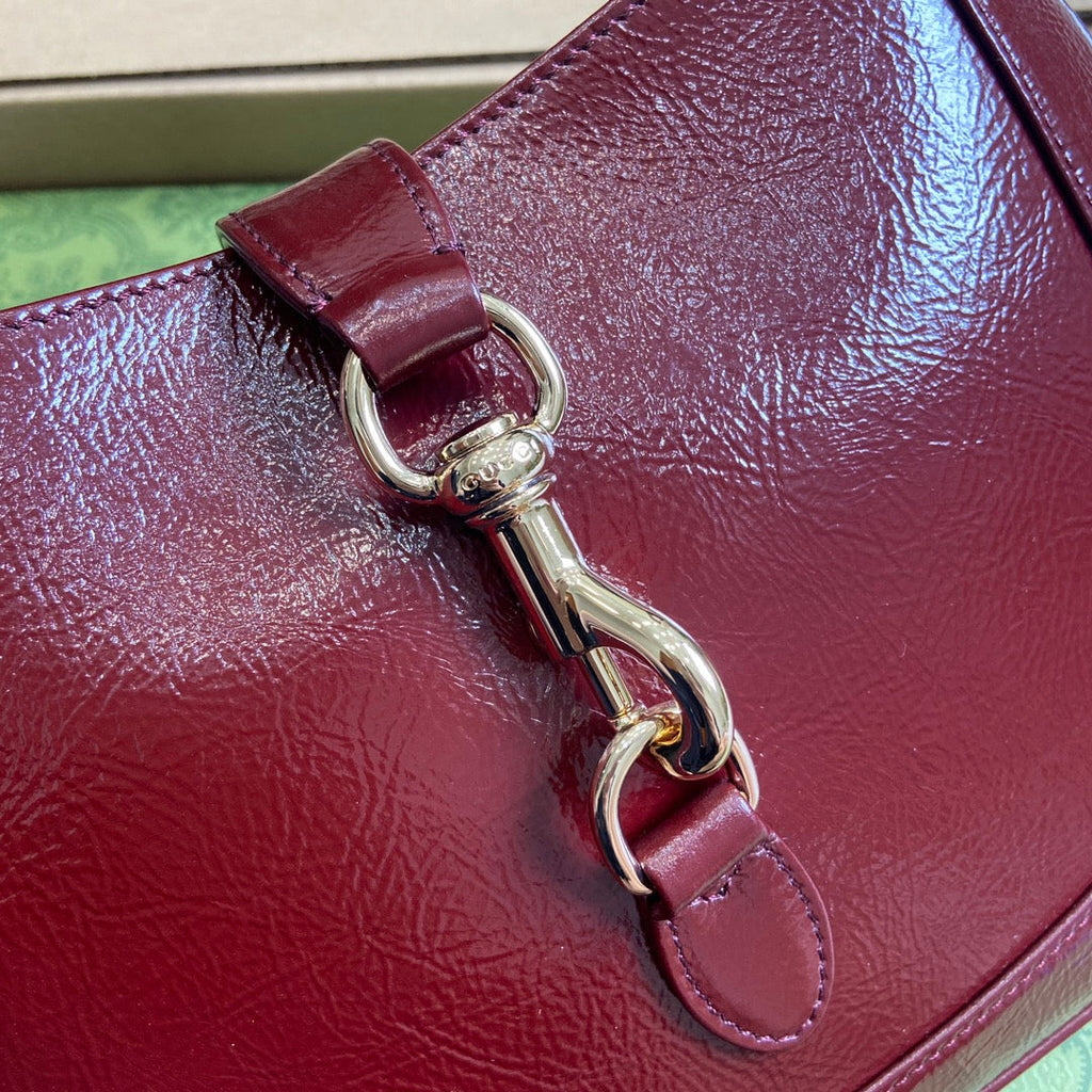 GUCCI JACKIE SMALL SHOULDER BAG 27 IN WINE RED CRACKED LACQUER CALFSKIN GOLD HARDWARE