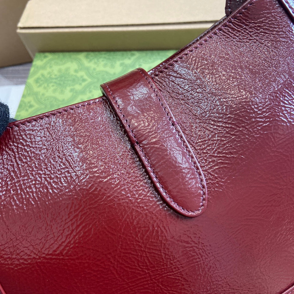 GUCCI JACKIE SMALL SHOULDER BAG 27 IN WINE RED CRACKED LACQUER CALFSKIN GOLD HARDWARE
