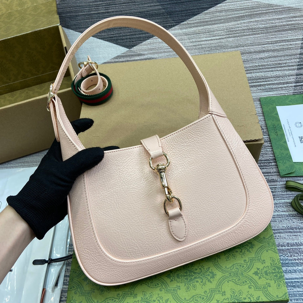 GUCCI JACKIE SMALL SHOULDER BAG 27 IN LIGHT PINK CRACKED LACQUER CALFSKIN GOLD HARDWARE