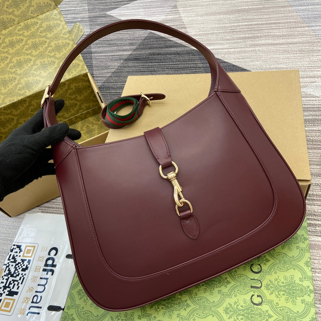 GUCCI JACKIE MEDIUM SHOULDER BAG 35 IN WINE RED CALFSKIN GOLD HARDWARE
