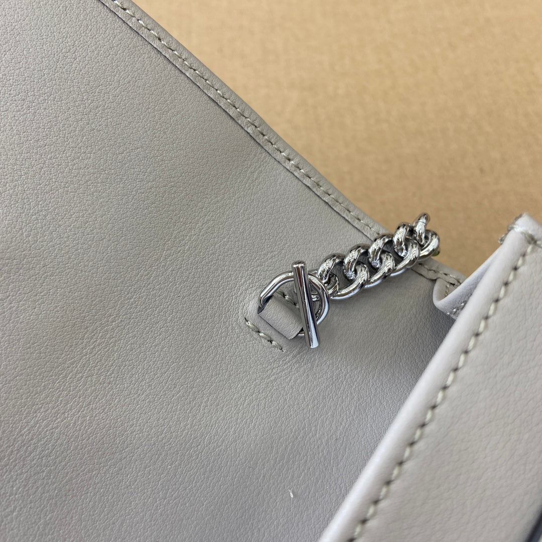 GUCCI MARMONT 20 MINI CHAIN BAG IN WHITE CALFSKIN