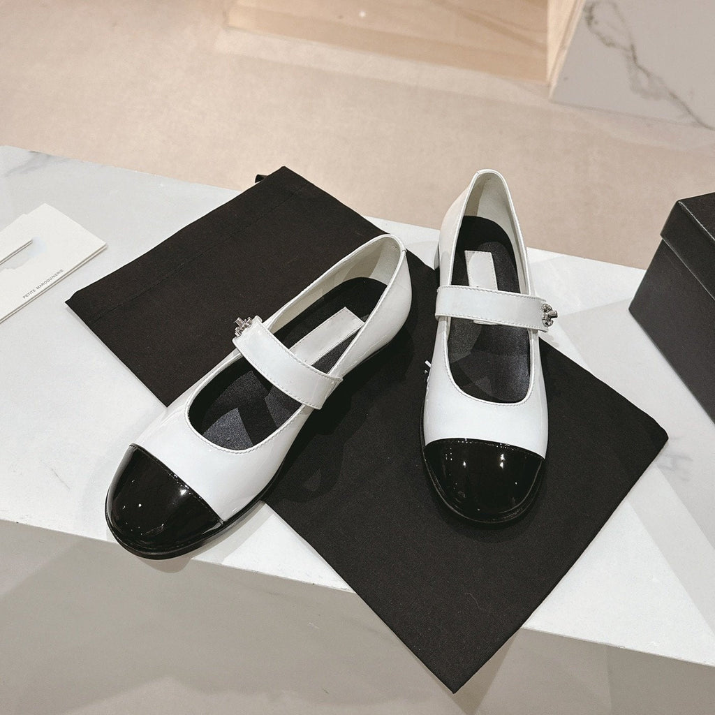 CHANEL mary jane flat white black patent calfskin
