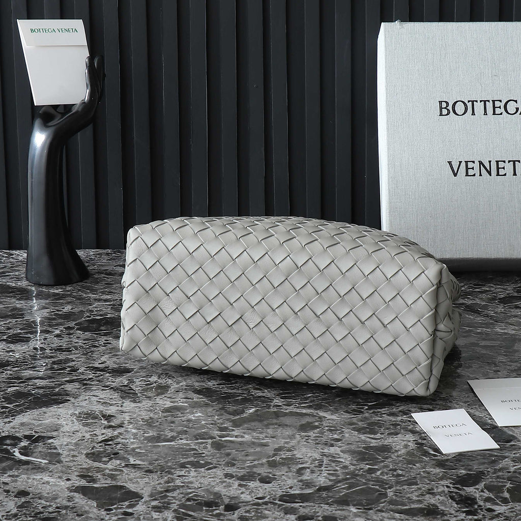 BOTTEGA VENETA MEDIUM ANDIAMO 32CM GREY LAMBSKIN