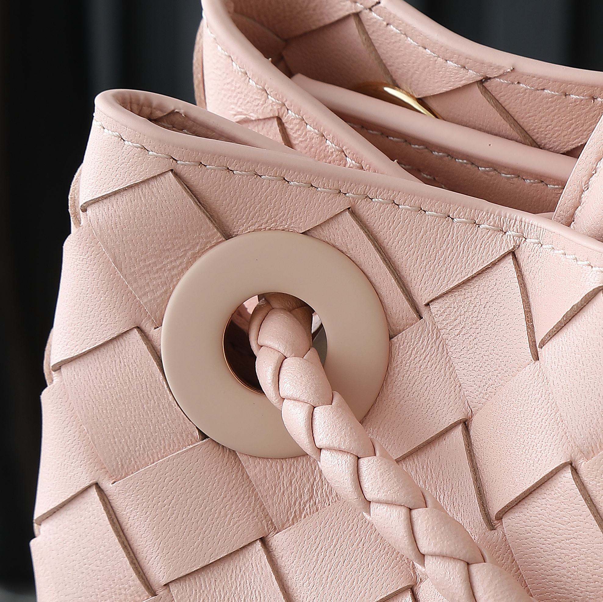 BOTTEGA VENETA MEDIUM ANDIAMO 32 IN LIGHT PINK LAMBSKIN