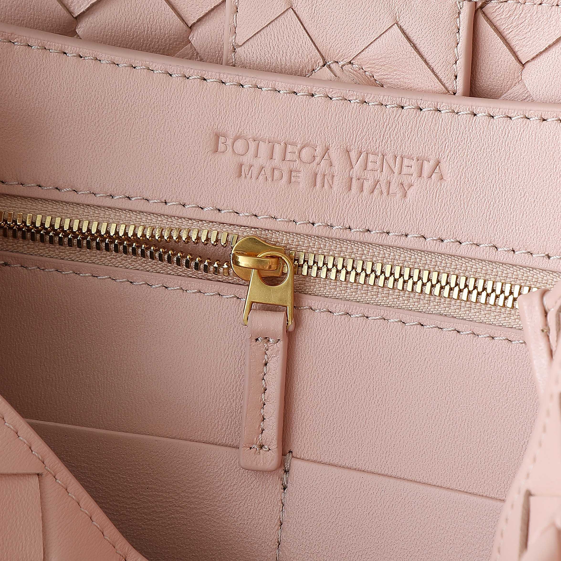 BOTTEGA VENETA MEDIUM ANDIAMO 32 IN LIGHT PINK LAMBSKIN
