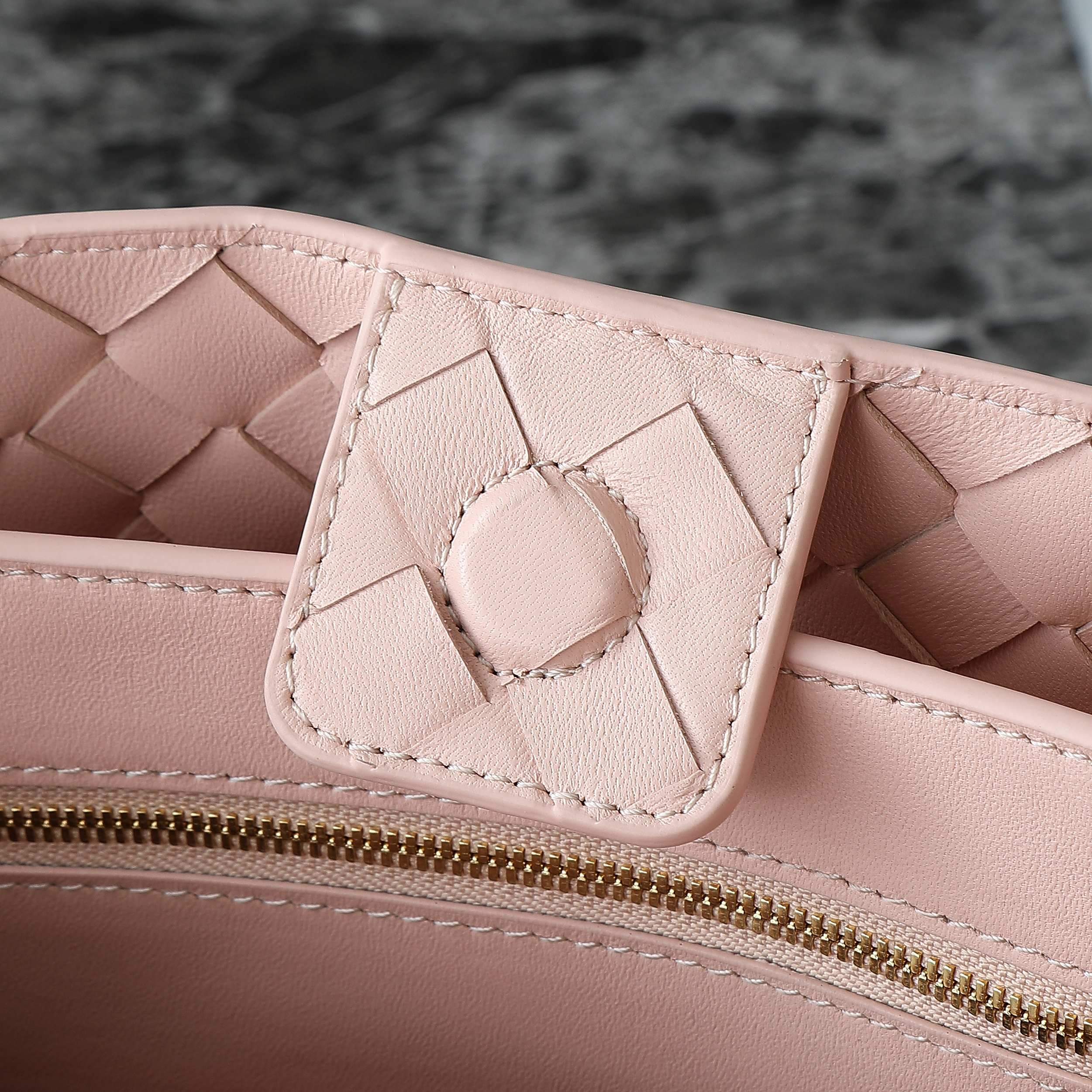 BOTTEGA VENETA MEDIUM ANDIAMO 32 IN LIGHT PINK LAMBSKIN
