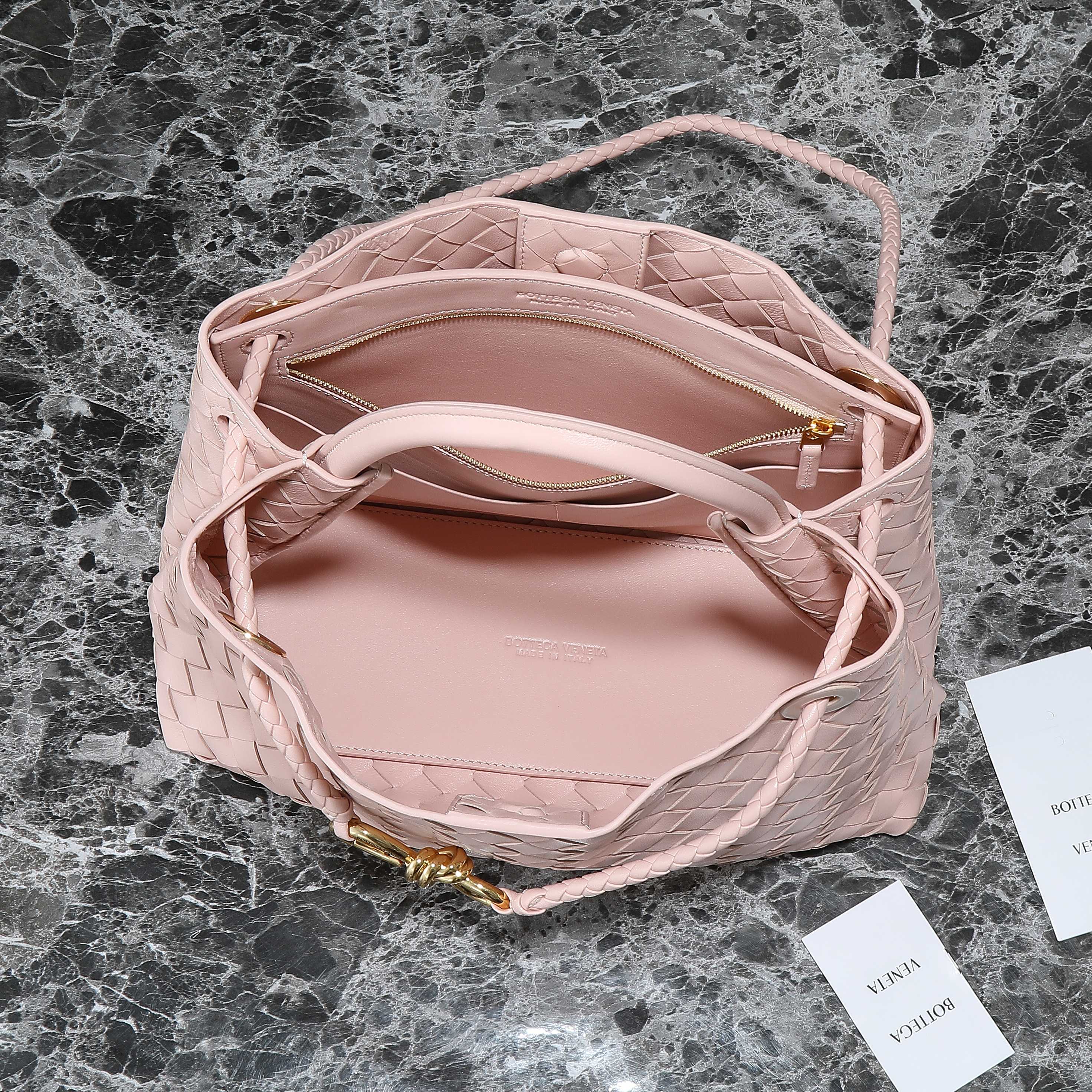 BOTTEGA VENETA MEDIUM ANDIAMO 32 IN LIGHT PINK LAMBSKIN