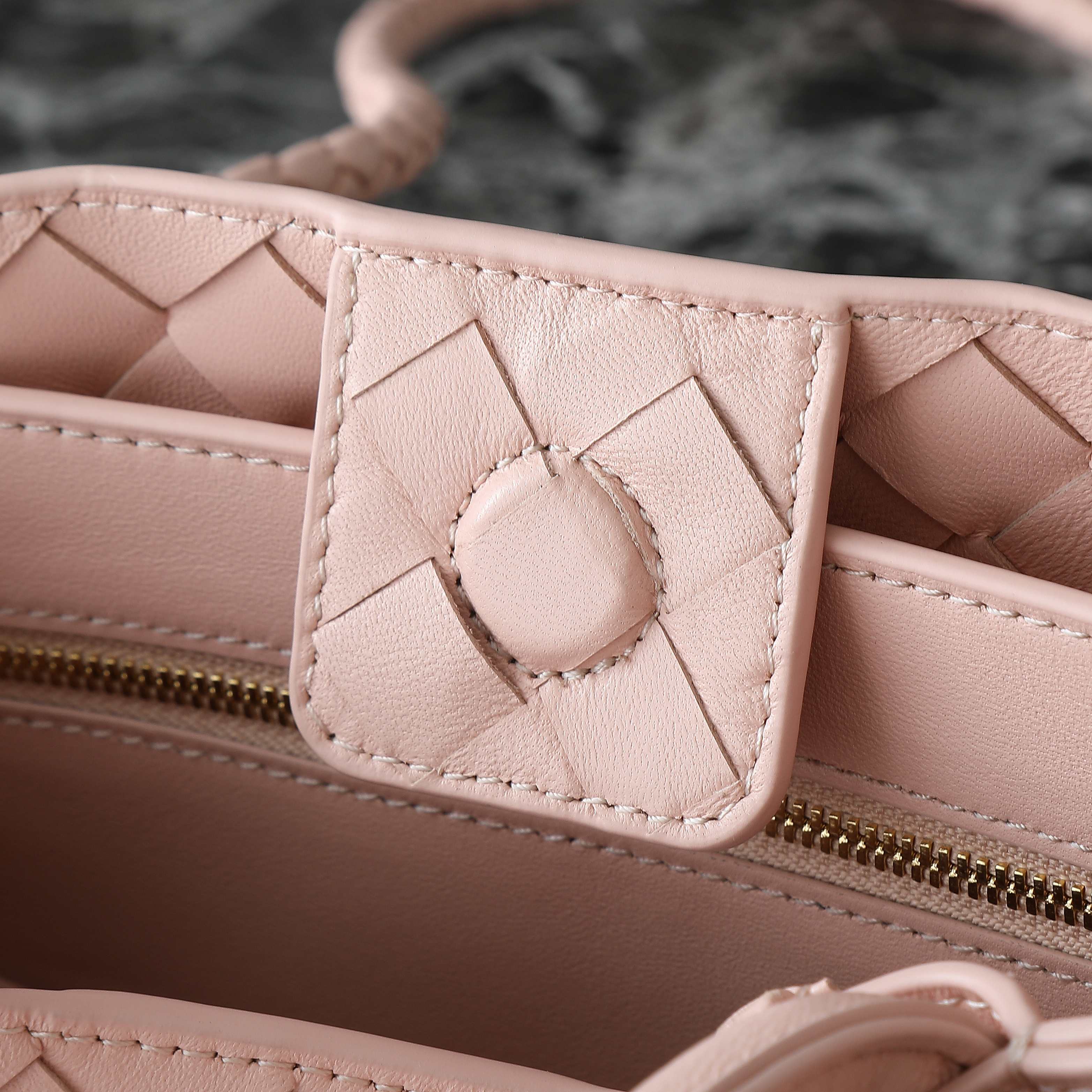 BOTTEGA VENETA SMALL ANDIAMO 25 IN LIGHT PINK LAMBSKIN