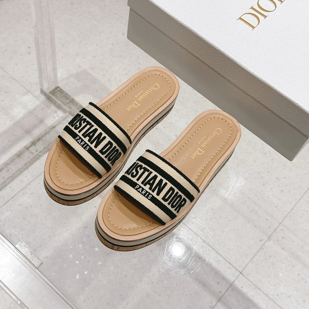 DIOR DWAY WEDGE SLIDES 45MM IN BEIGE AND BLACK FABRIC RAFFIA SOLE
