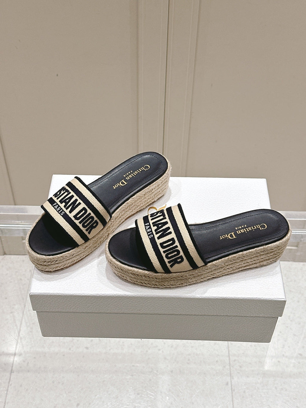 DIOR DWAY WEDGE SLIDES 45MM IN BLACK AND BEIGE FABRIC RAFFIA SOLE