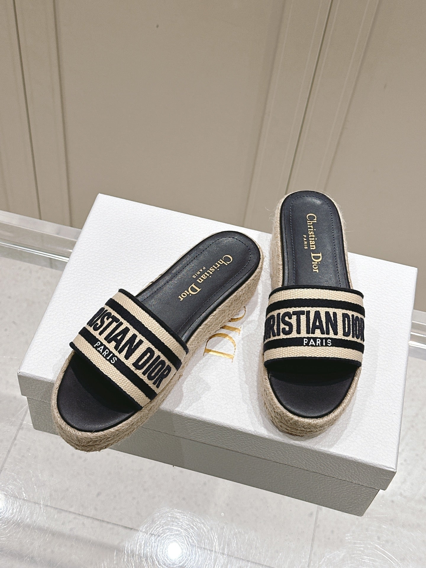 DIOR DWAY WEDGE SLIDES 45MM IN BLACK AND BEIGE FABRIC RAFFIA SOLE