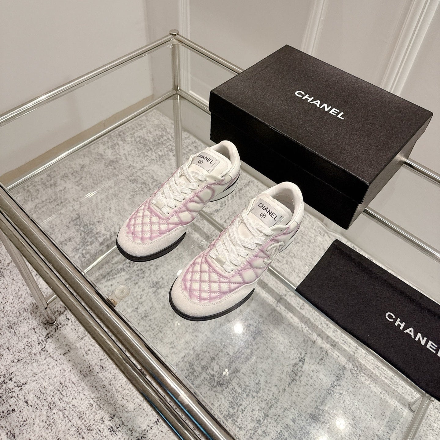 CHANEL CASUAL SNEAKER IN WHITE AND PURPLE CALFSKIN
