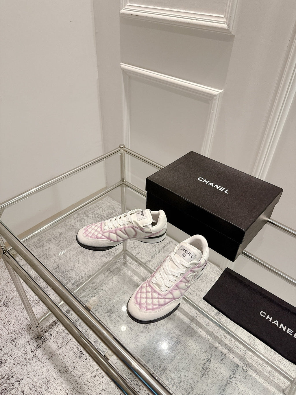 CHANEL CASUAL SNEAKER IN WHITE AND PURPLE CALFSKIN
