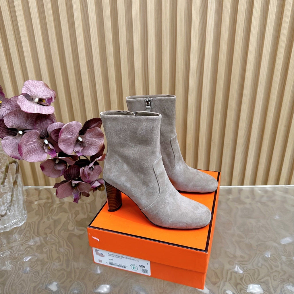 HERMES 25S ANKLE BOOTS 70 MM IN DUSTY BEIGE SUEDE