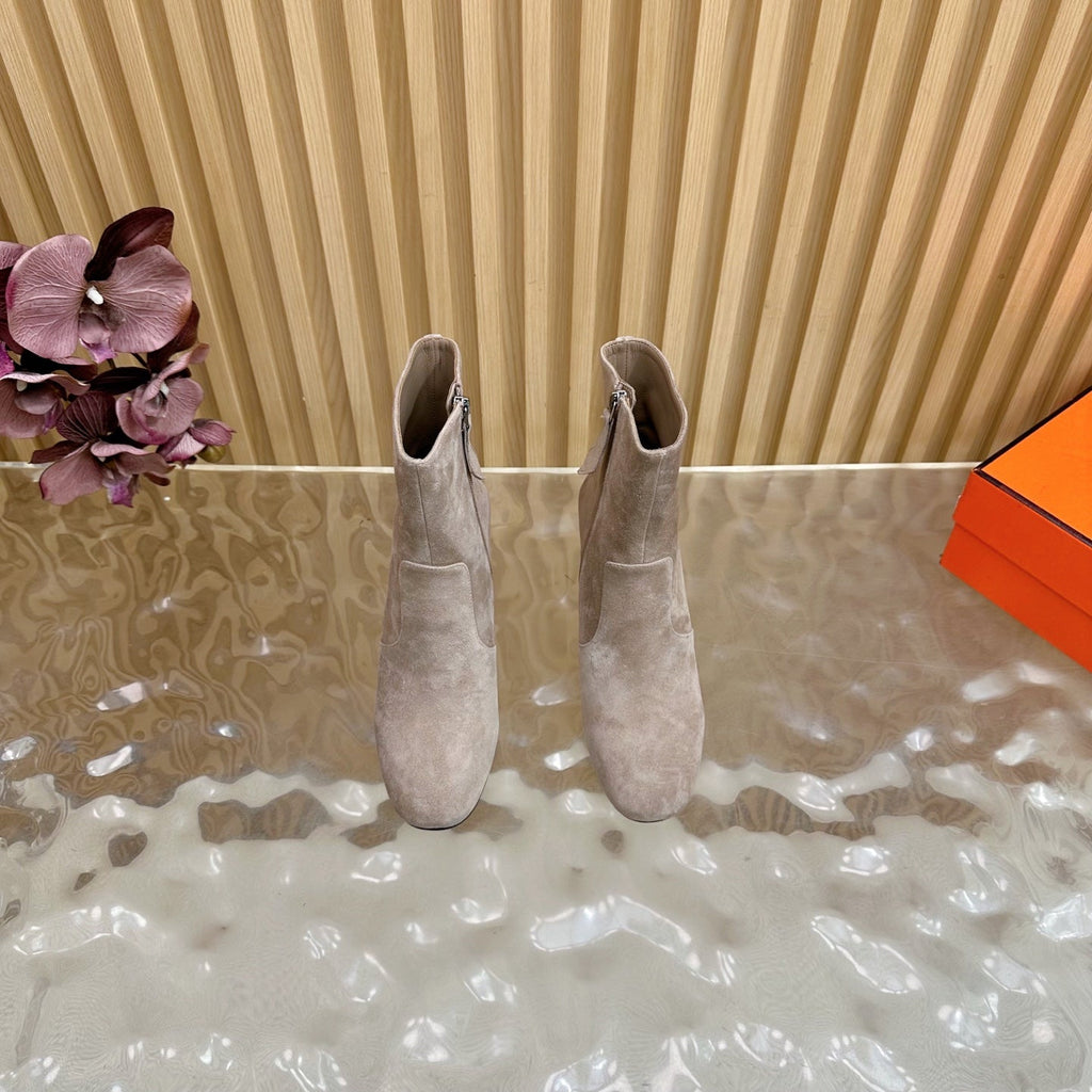 HERMES 25S ANKLE BOOTS 70 MM IN DUSTY BEIGE SUEDE
