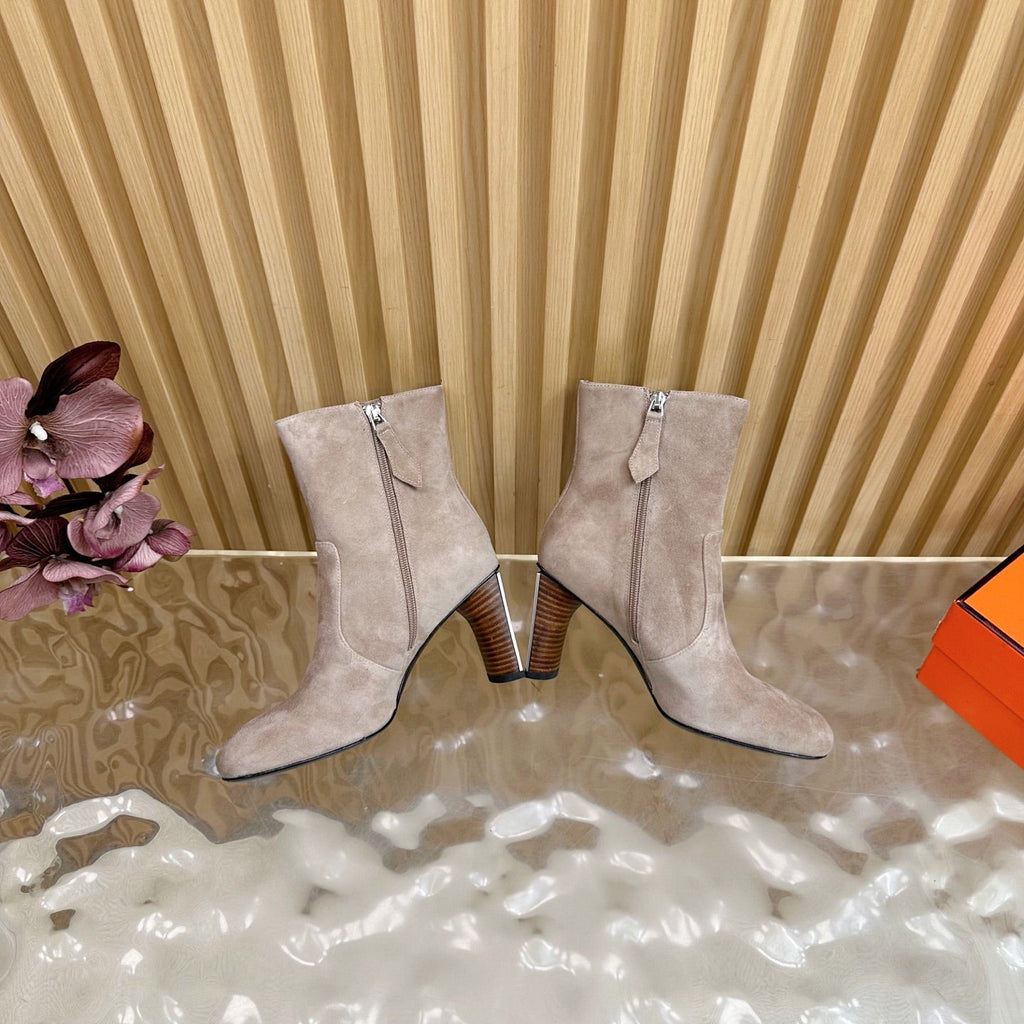 HERMES 25S ANKLE BOOTS 70 MM IN DUSTY BEIGE SUEDE