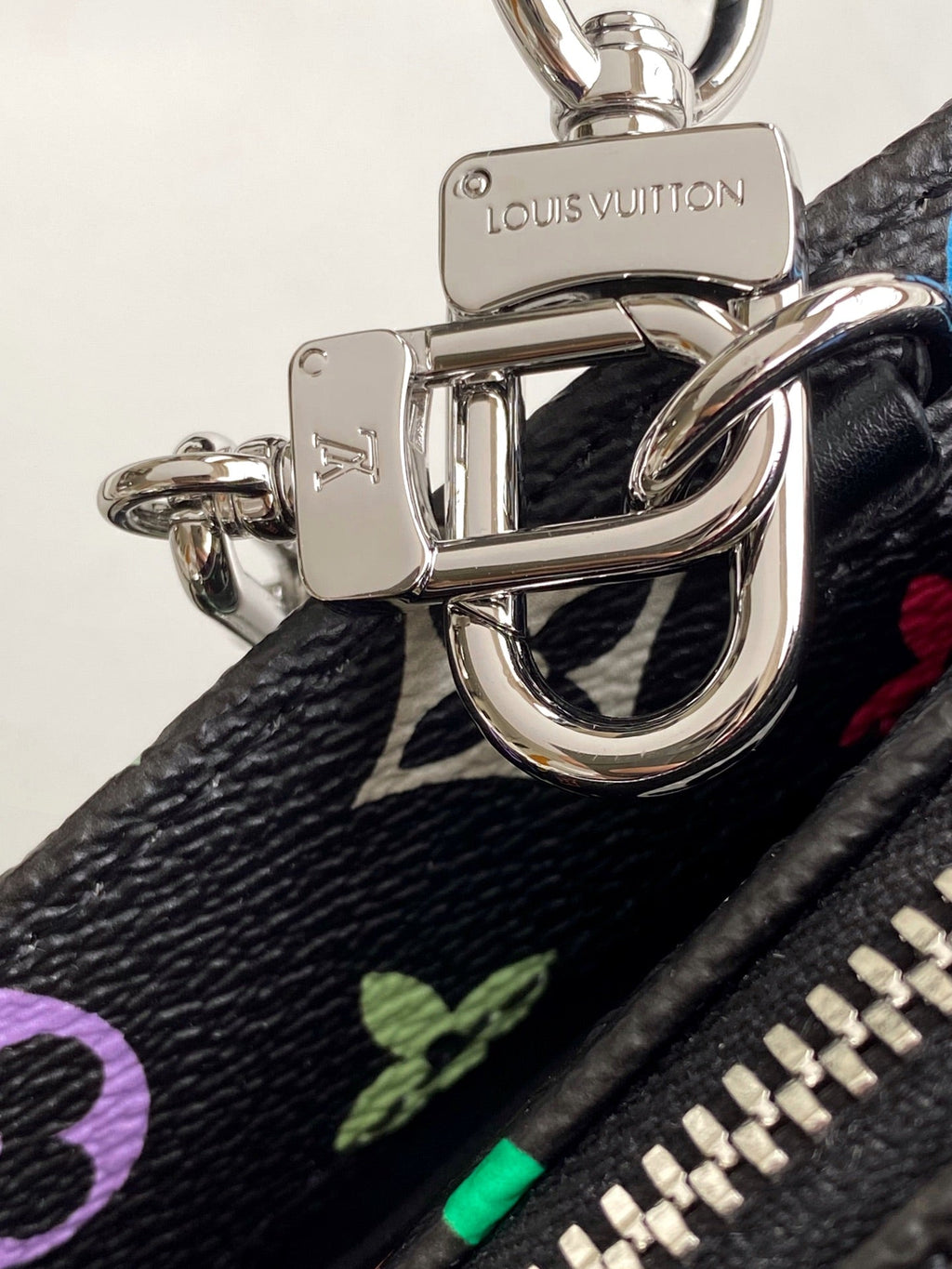 LOUIS VUITTON ONTHEGO EAST WEST BAG 25 IN COLORFUL MONOGRAM PATTERN CANVAS