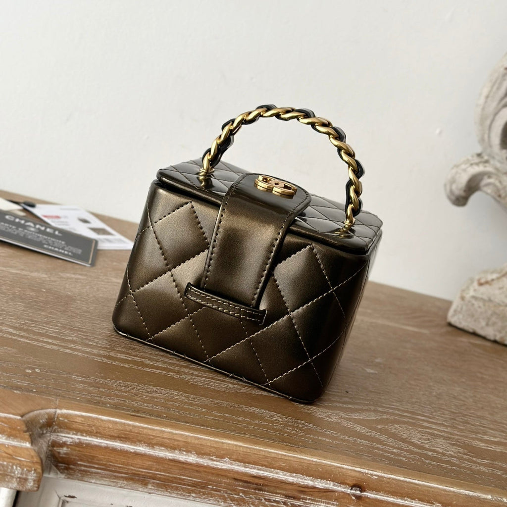 CHANEL MINI VINTAGE COSMETIC BAG 11 IN MIKADO SHINY CALFSKIN GOLD HARDWARE