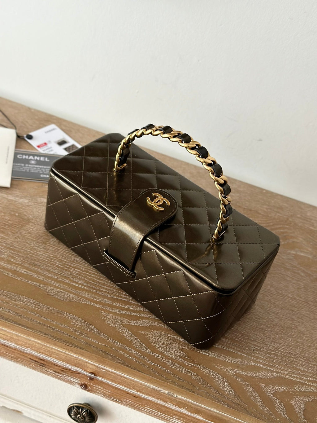 CHANEL VINTAGE COSMETIC BAG 22 IN MIKADO SHINY CALFSKIN GOLD HARDWARE