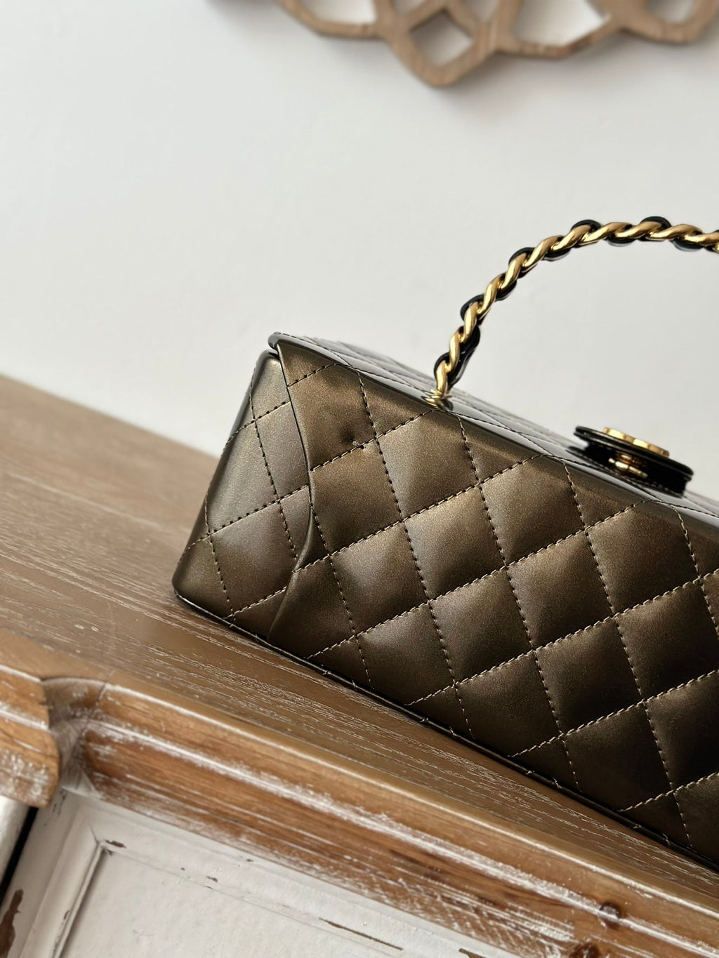 CHANEL VINTAGE COSMETIC BAG 22 IN MIKADO SHINY CALFSKIN GOLD HARDWARE