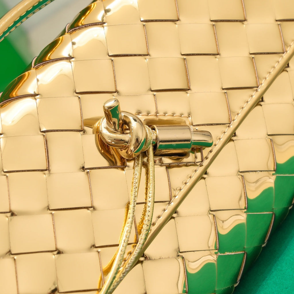 BOTTEGA VENETA Long Clutch Andiamo 31 Gold Metalic Leather Ghw