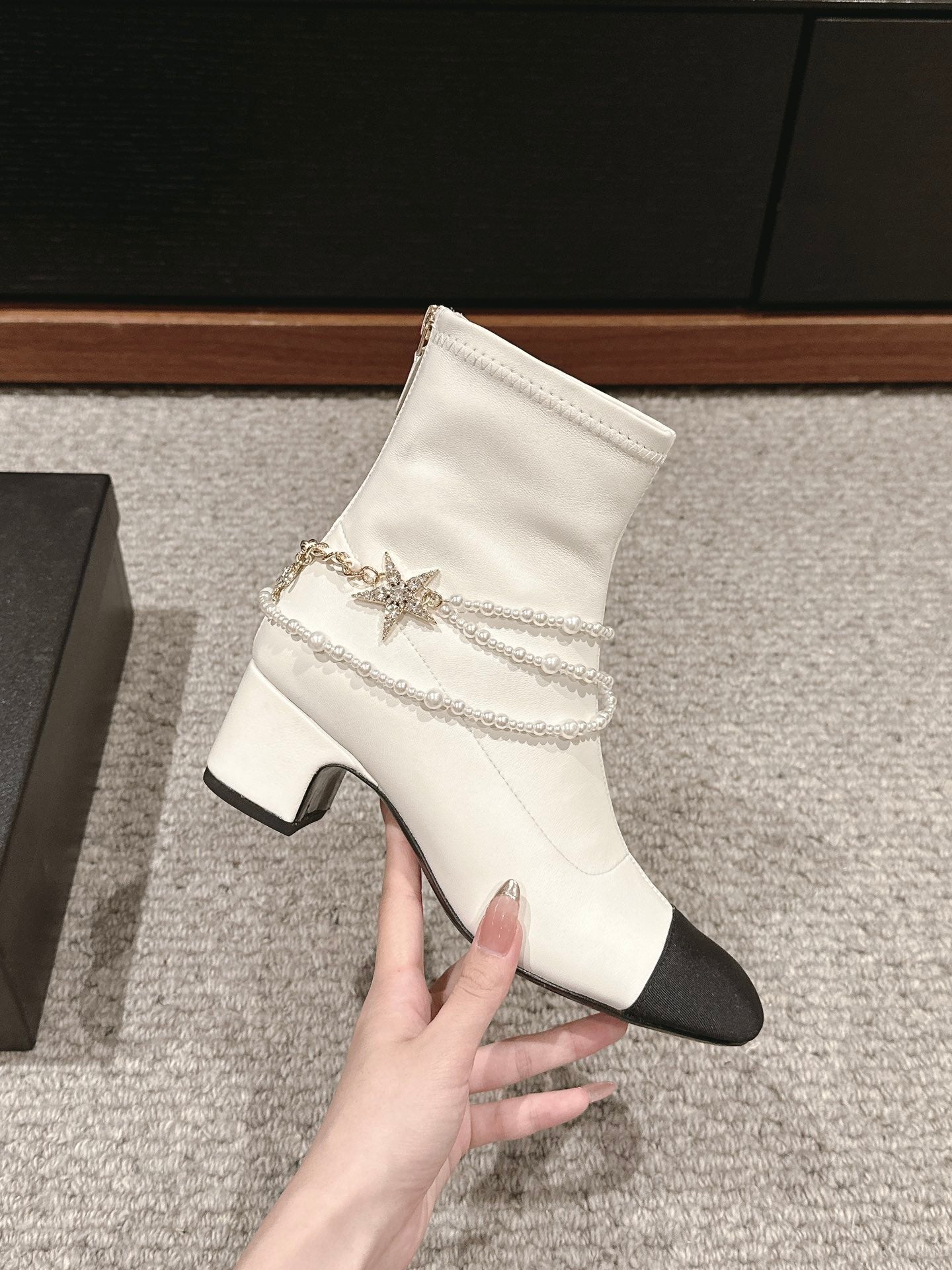 CHANEL LOW CUT BOOTS IN WHITE STRETCH LAMBSKIN AND GROSGRAIN WITH PEARL CHAIN