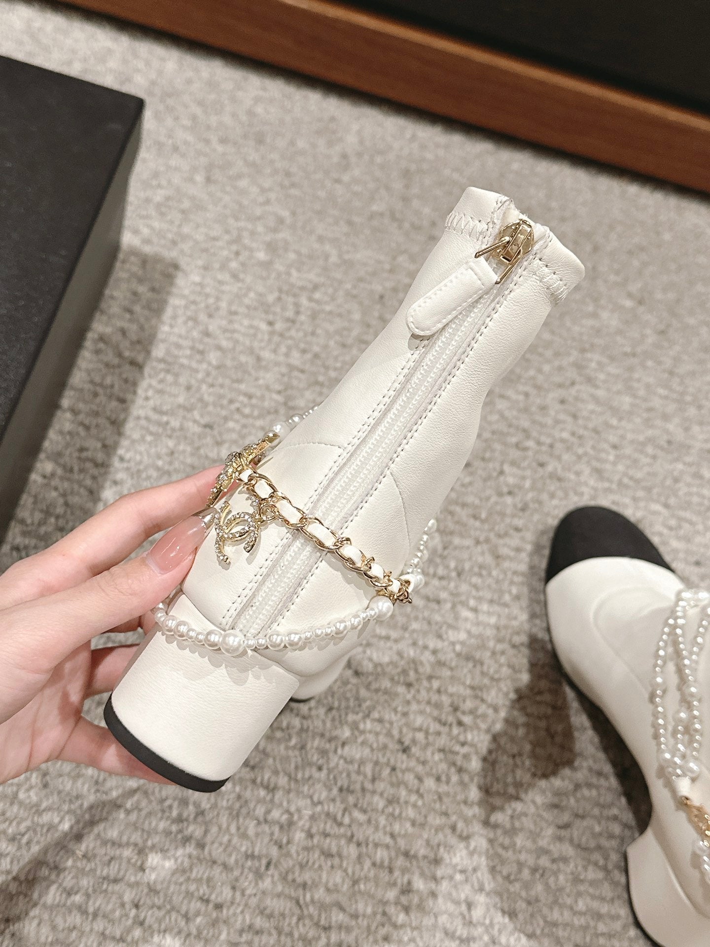 CHANEL LOW CUT BOOTS IN WHITE STRETCH LAMBSKIN AND GROSGRAIN WITH PEARL CHAIN