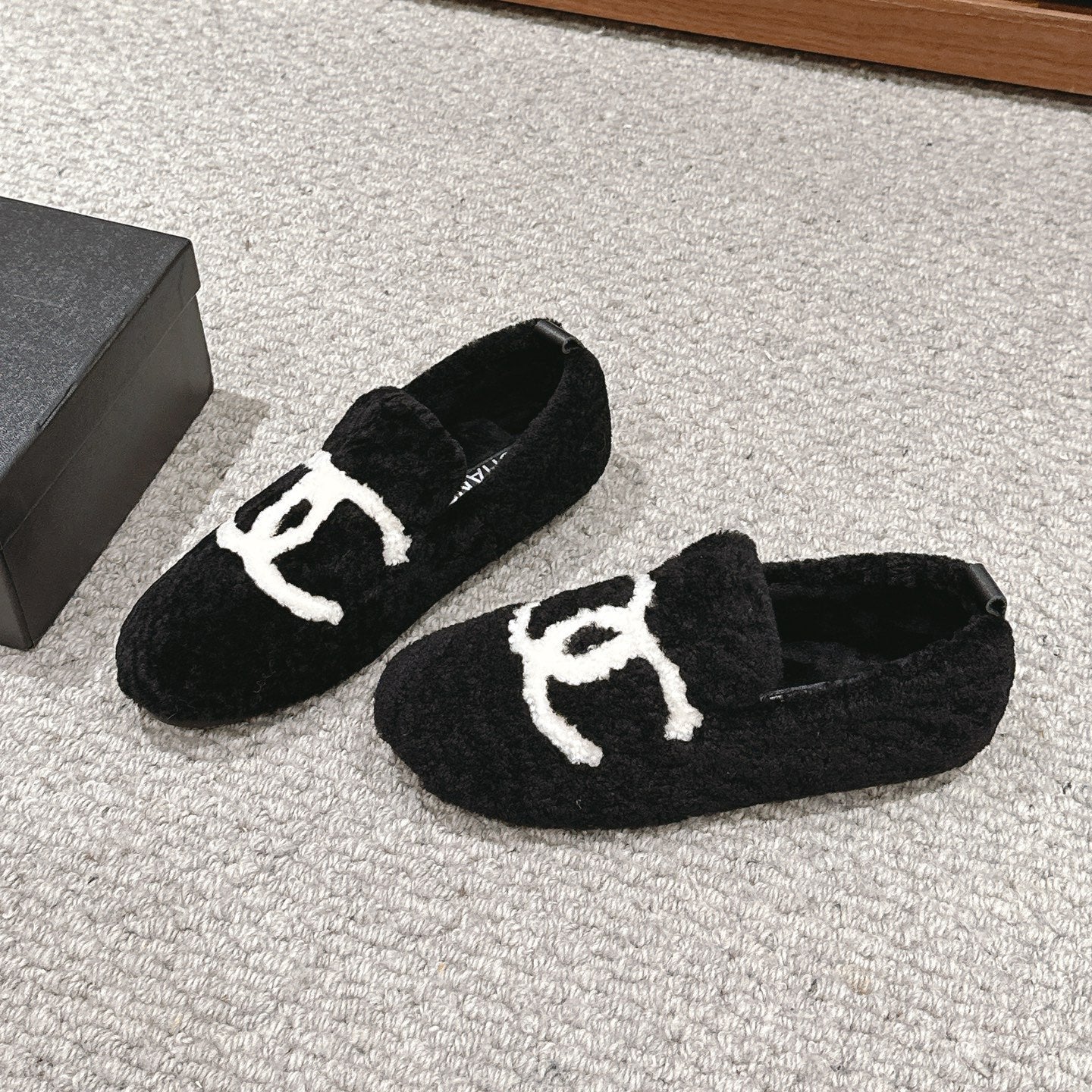 CHANEL LOAFERS IN BLACK FLEECE WITH WHITE LOGO