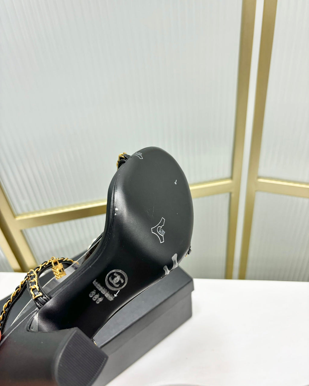 CHANEL HIGH HEELS PEARL CHAIN IN BLACK COWHIDE