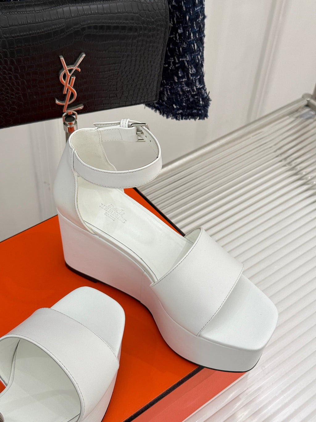 HERMES ILLUSION 35 SANDAL IN WHITE CALFSKIN