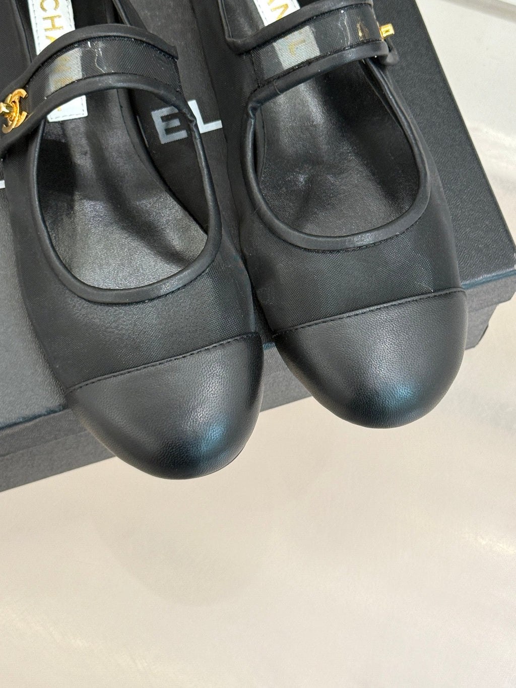 CHANEL FLAT SHOES IN BLACK MESH MIX LAMBSKIN