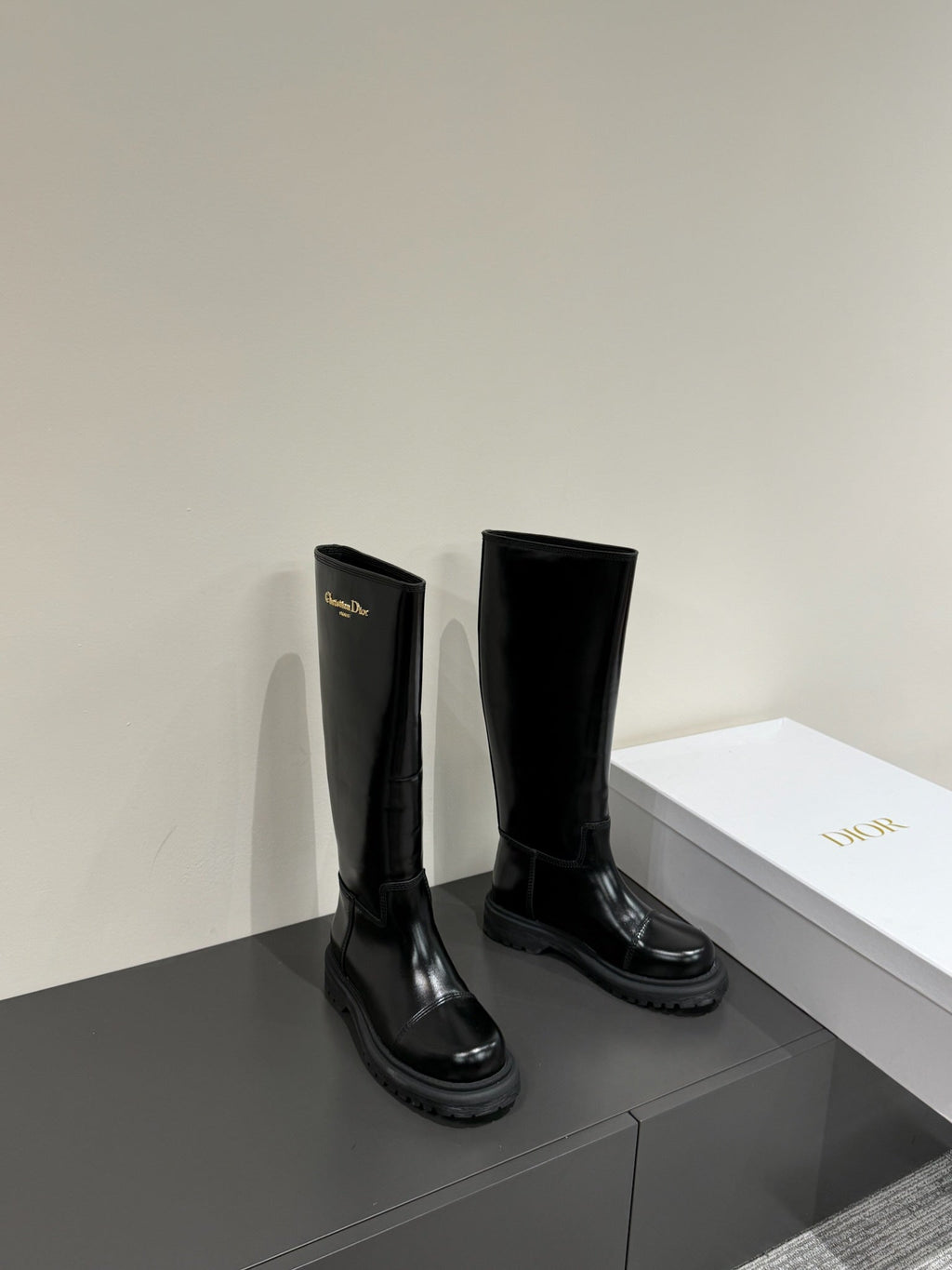 DIOR D-TOWN BOOTS IN BLACK PATENT CALFSKIN