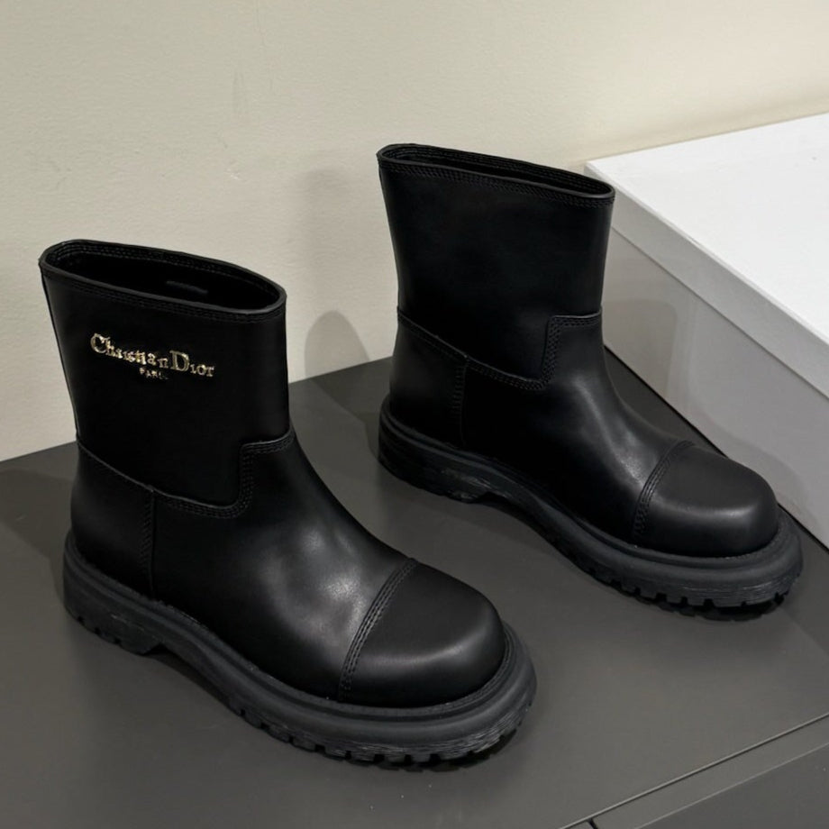 DIOR D-TOWN ANKLE BOOTS IN BLACK CALFSKIN