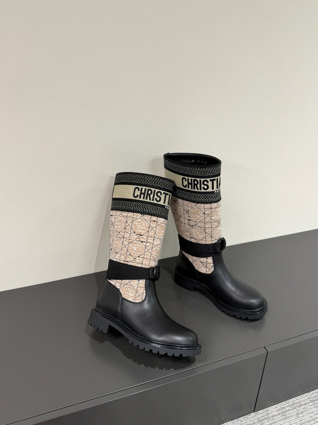 DIOR D-MAJOR BOOT TAUPE AND BLACK TECHNICAL FABRIC AND BLACK CALFSKIN