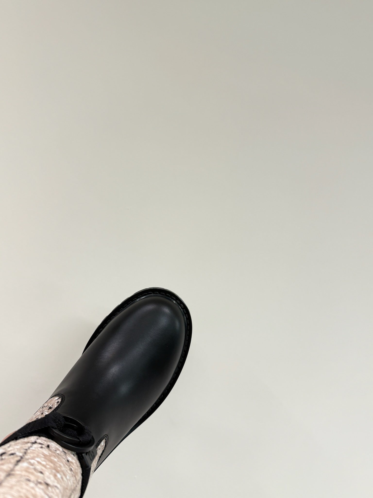 DIOR D-MAJOR BOOT TAUPE AND BLACK TECHNICAL FABRIC AND BLACK CALFSKIN