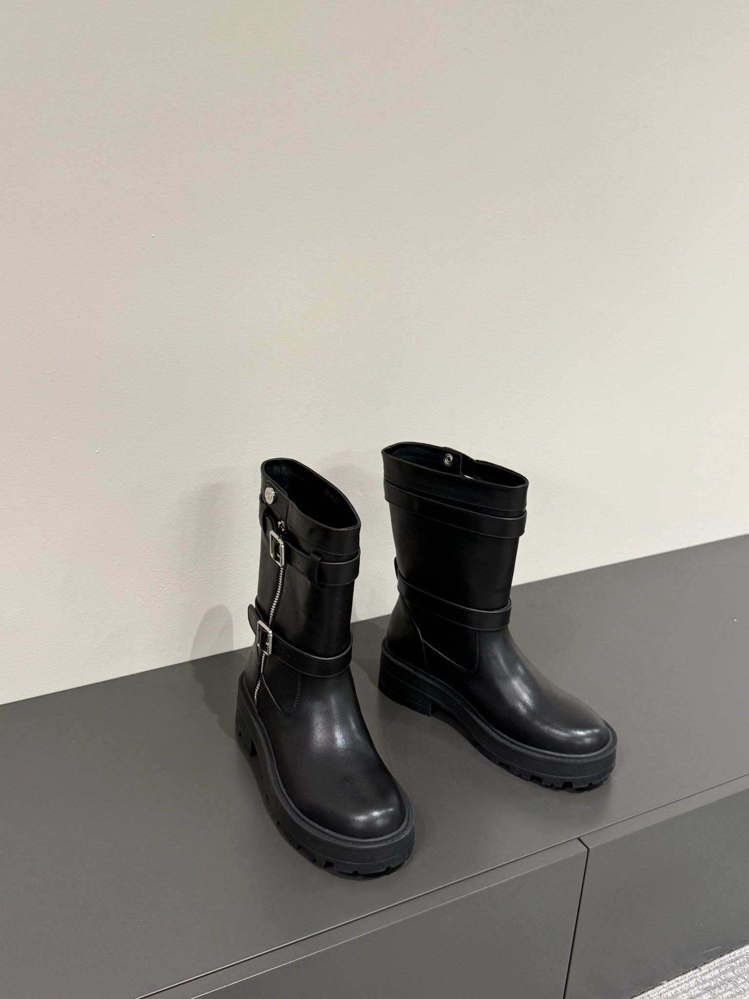 DIOR MAJOR ANKLE BOOT IN BLACK CALFSKIN