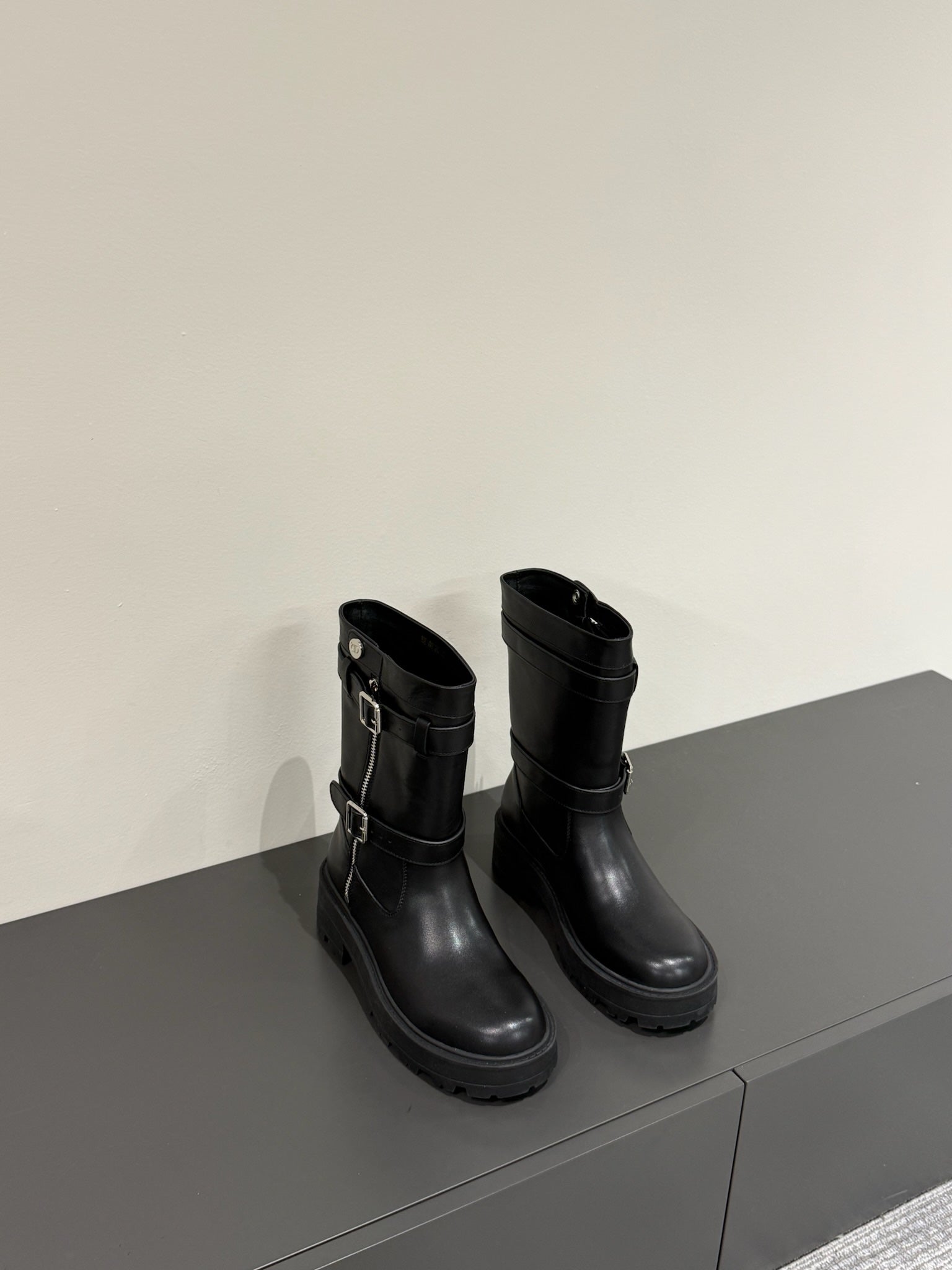 DIOR MAJOR ANKLE BOOT IN BLACK CALFSKIN