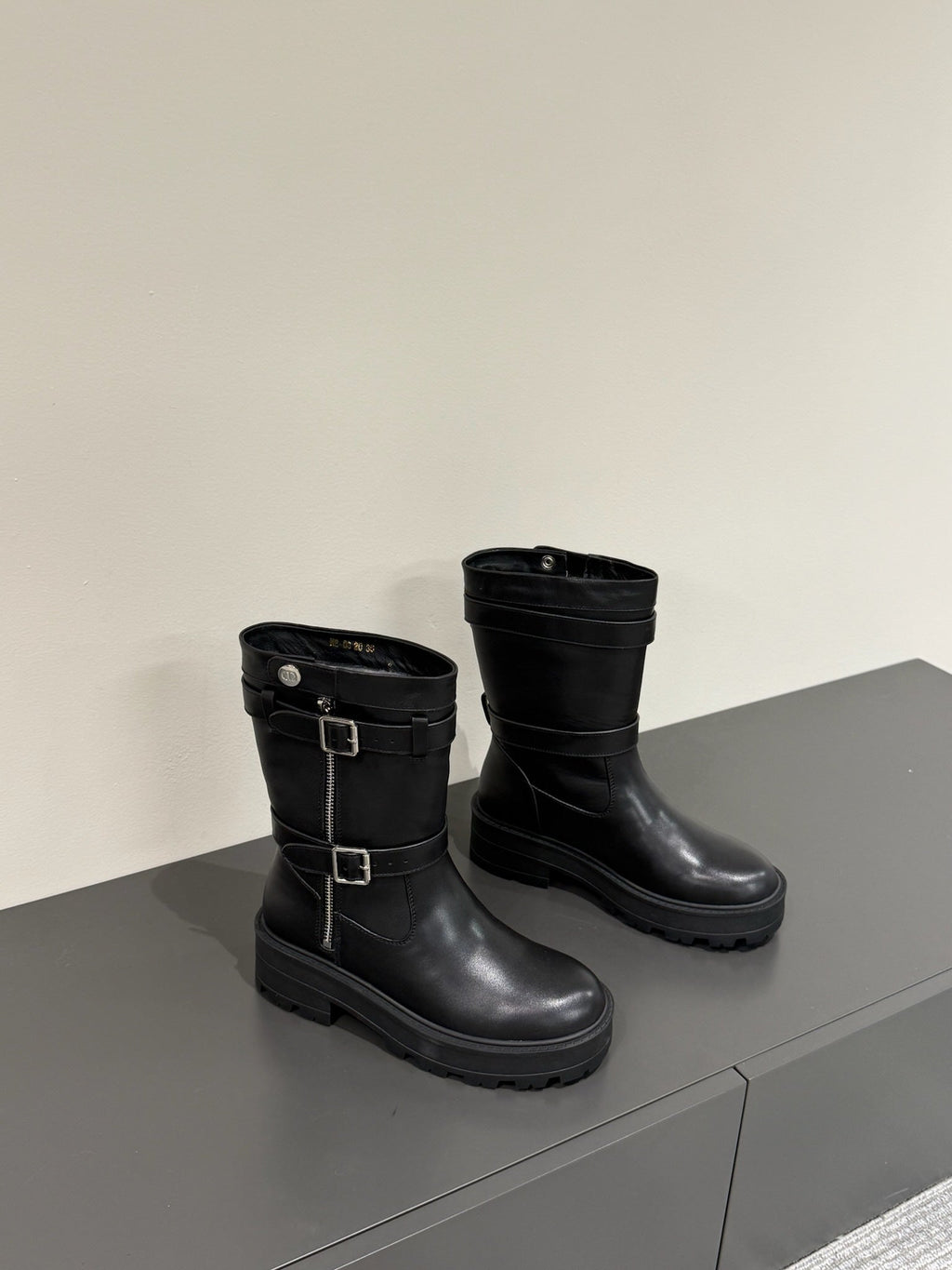 DIOR MAJOR ANKLE BOOT BLACK CALFSKIN WITH SHEARLING WOOL LINING