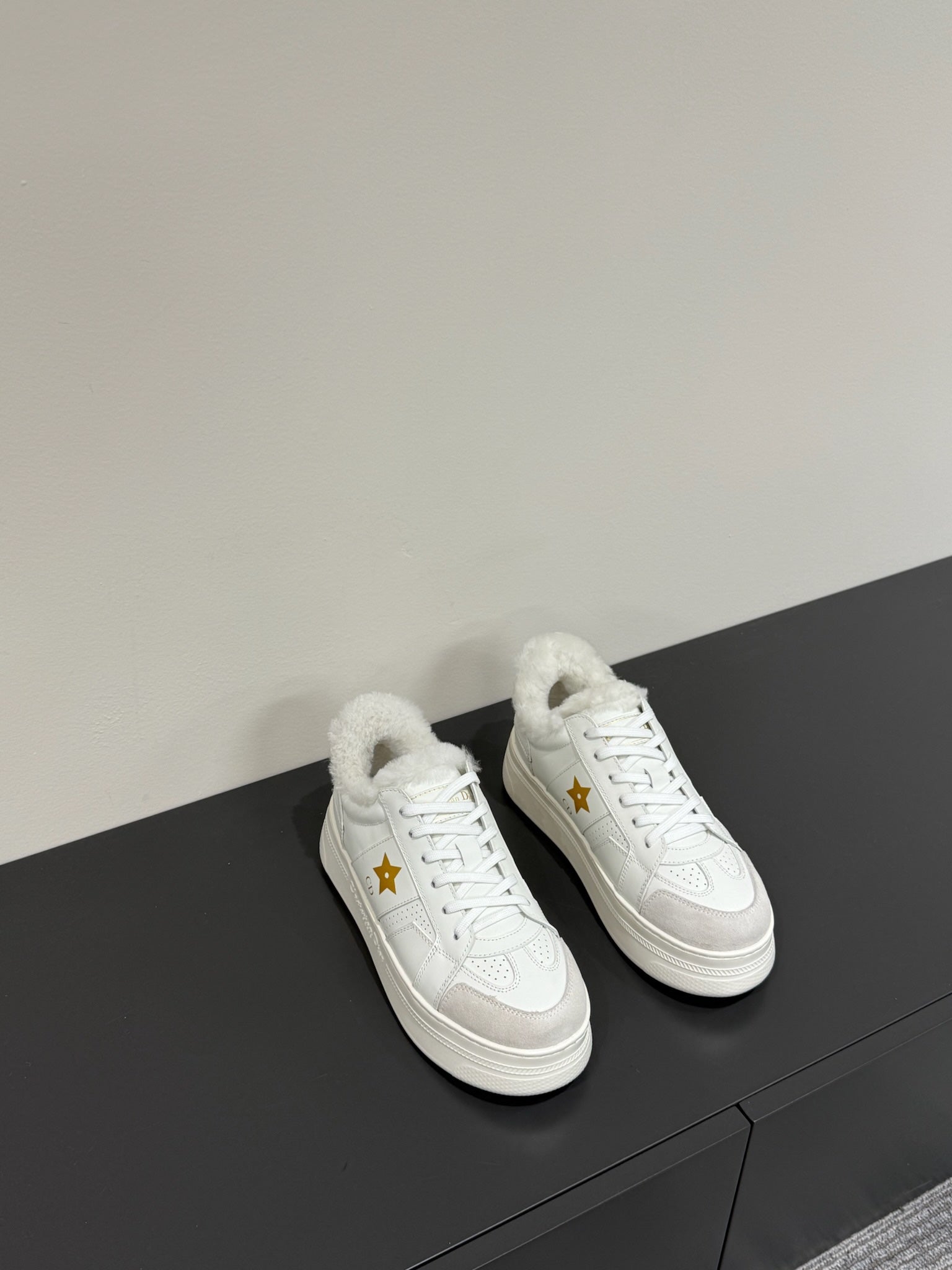 DIOR YELLOW STAR SNEAKER WHITE CALFSKIN AND SUEDE CALFSKIN WITH SHEARLING LINING