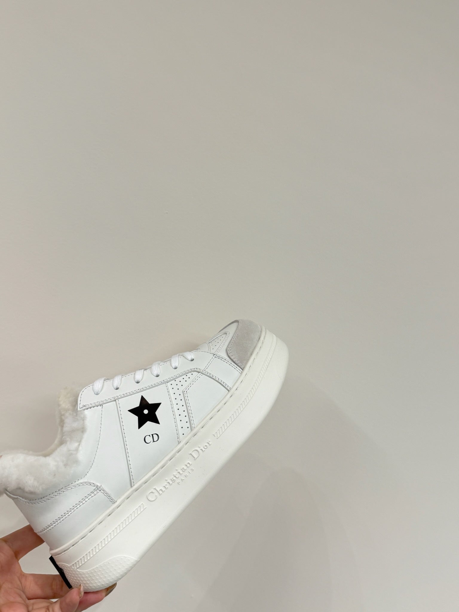 DIOR BLACK STAR SNEAKER WHITE CALFSKIN AND SUEDE CALFSKIN WITH SHEARLING LINING