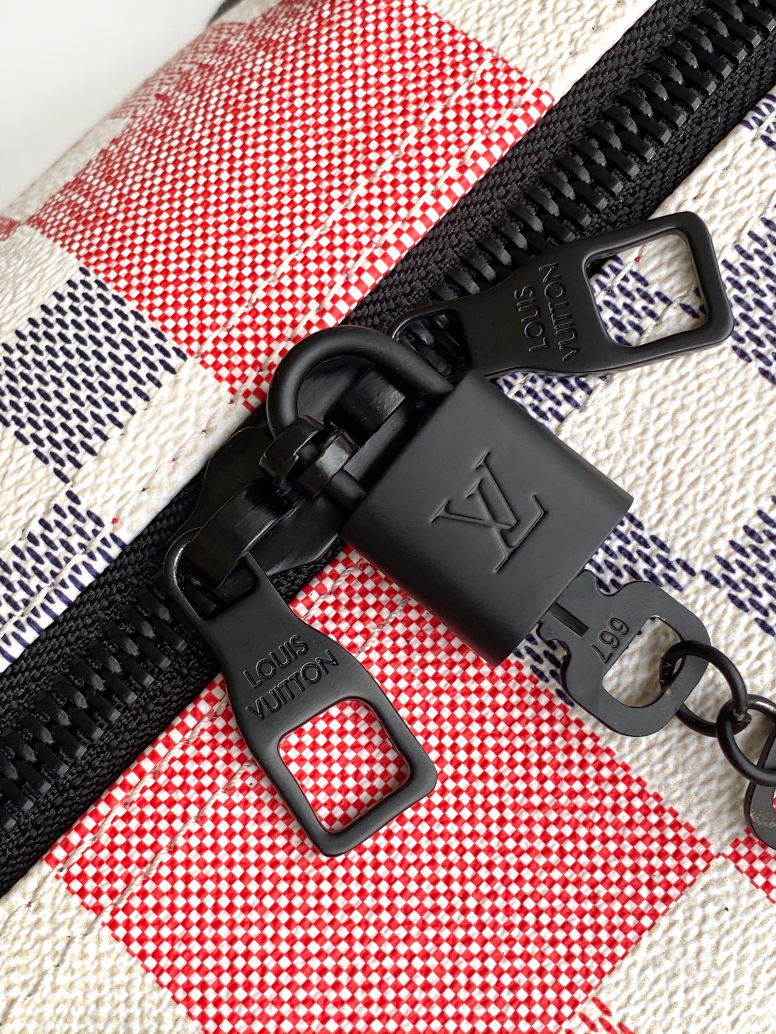 LOUIS VUITTON LV 25S SAC KEEPALL BANDOULIÈRE 50 IN MULTICOLOR CANVAS AND CALFSKIN TRIM