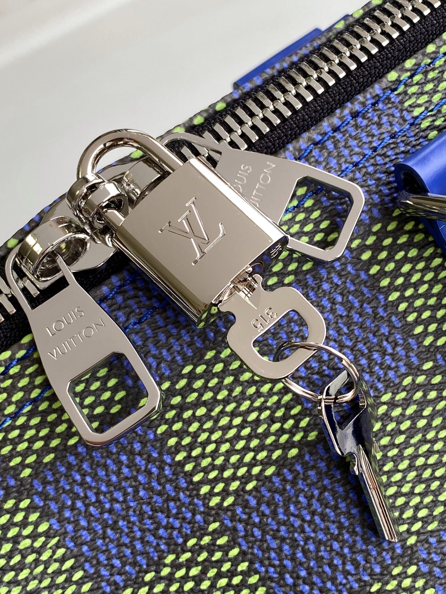 LOUIS VUITTON KEEPALL BANDOULIÈRE 50 IN BLUE GREEN DAMIER HERITAGE COATED CANVAS