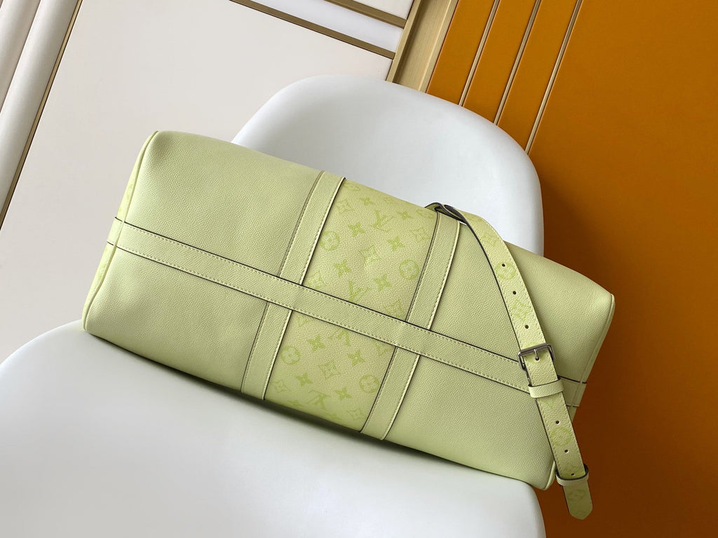 LOUIS VUITTON LV 25S KEEPALL BANDOULIÈRE 45 IN LIGHT OLIVE GREEN CALFSKIN SILVER HARDWARE