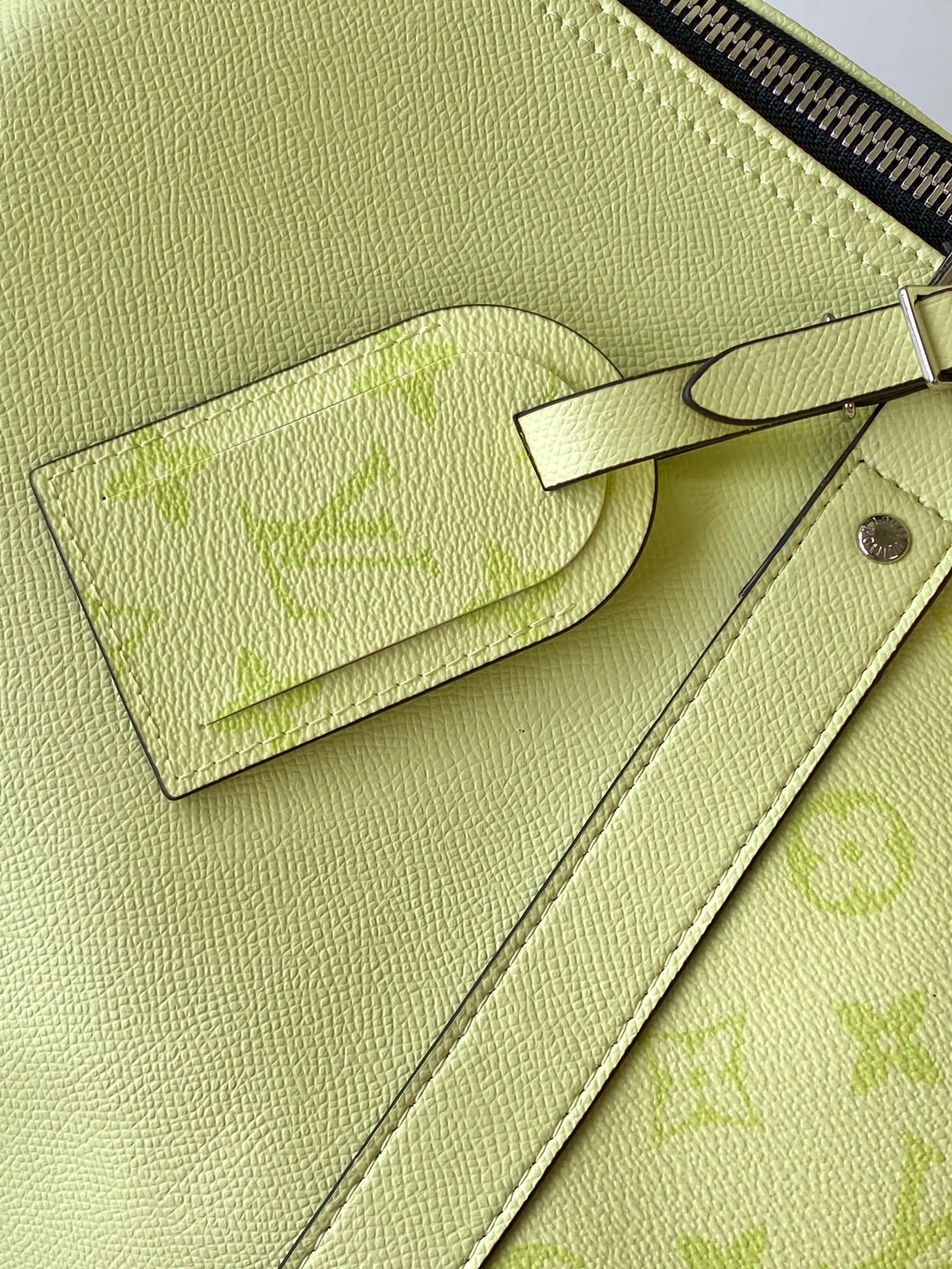 LOUIS VUITTON LV 25S KEEPALL BANDOULIÈRE 45 IN LIGHT OLIVE GREEN CALFSKIN SILVER HARDWARE