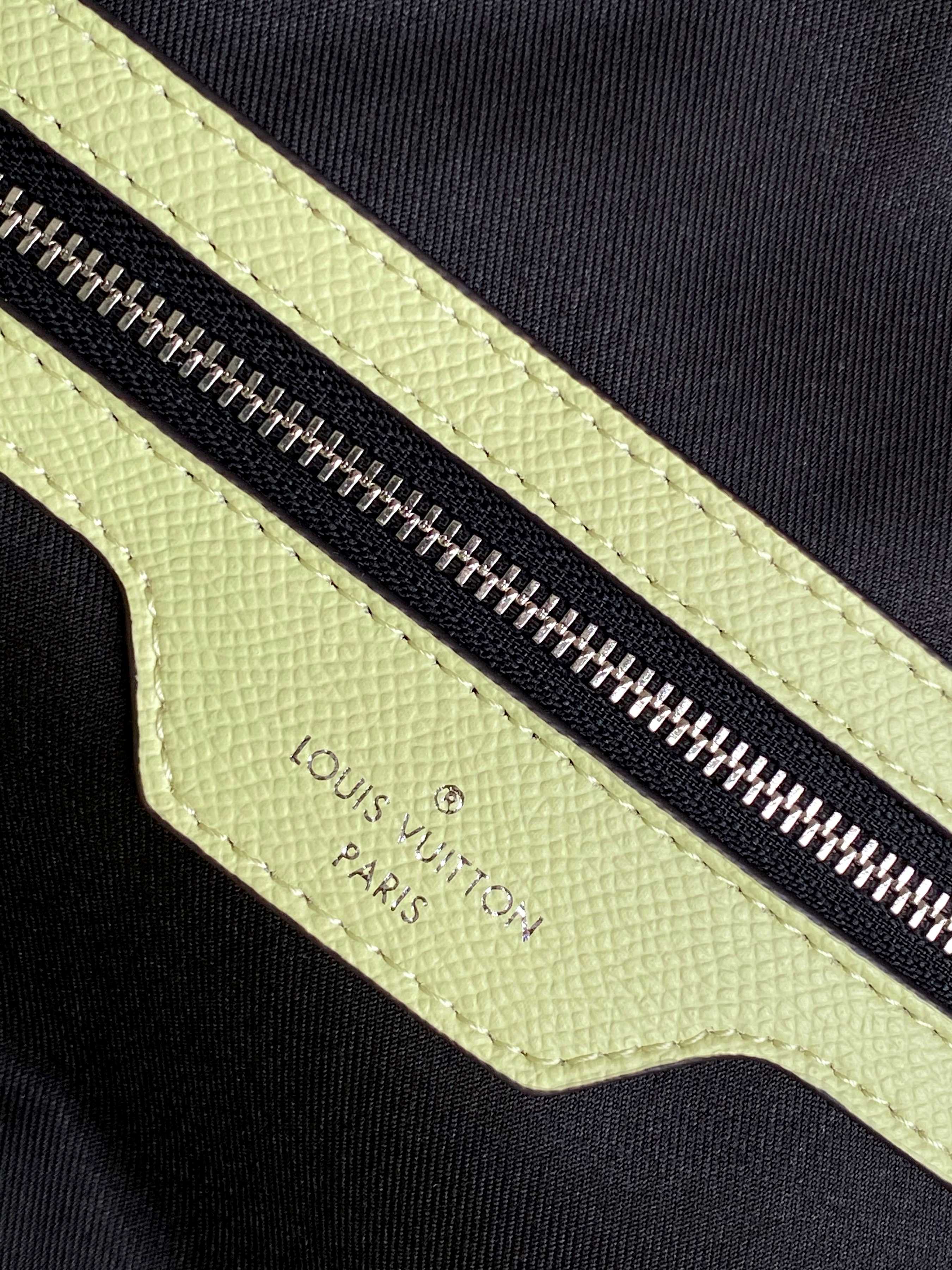 LOUIS VUITTON LV 25S KEEPALL BANDOULIÈRE 45 IN LIGHT OLIVE GREEN CALFSKIN SILVER HARDWARE