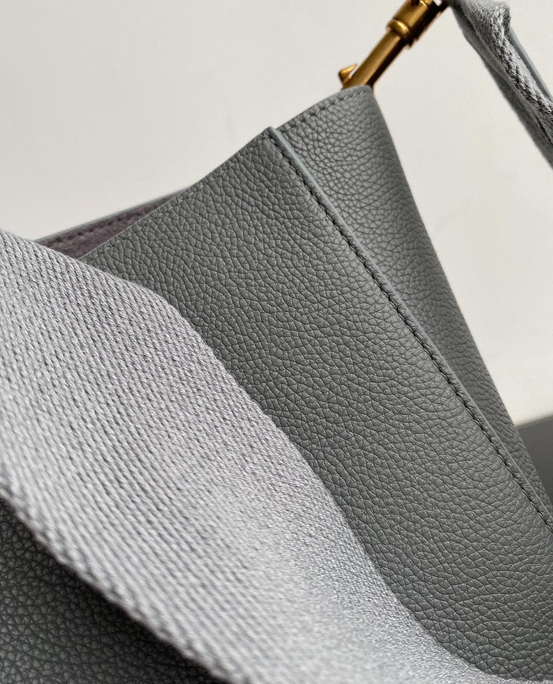 CELINE SANGLE SEAU BUCKET 24 BAG GREY CALFSKIN